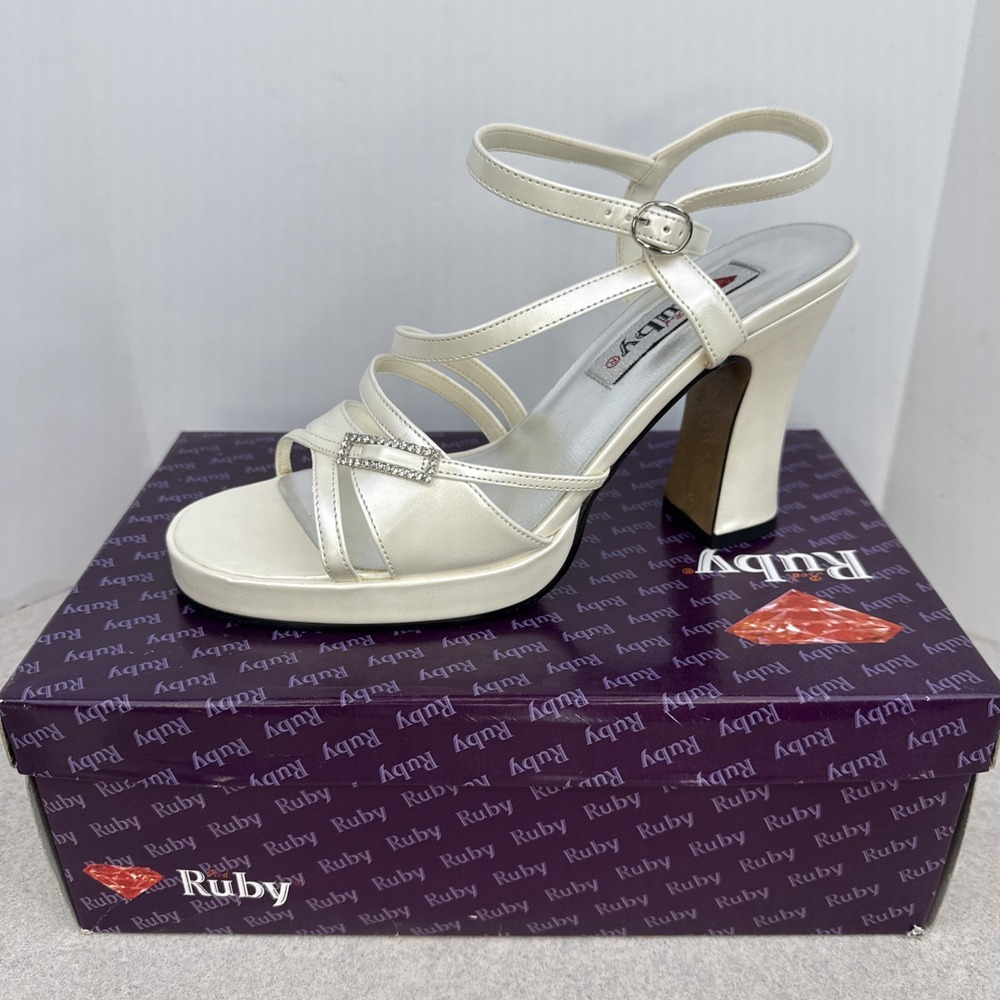 Vintage Y2K Red Ruby Chunky‎ Beige Dress Shoes Size 8 Strappy Plateform Prom